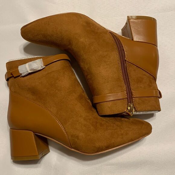 Women's size 5 chunky heels round toe ankle boots w/buckle. - Picture 1 of 10